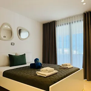 3* Hotel White