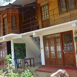 Pensión White House Riverside Retreat Nallathanniya